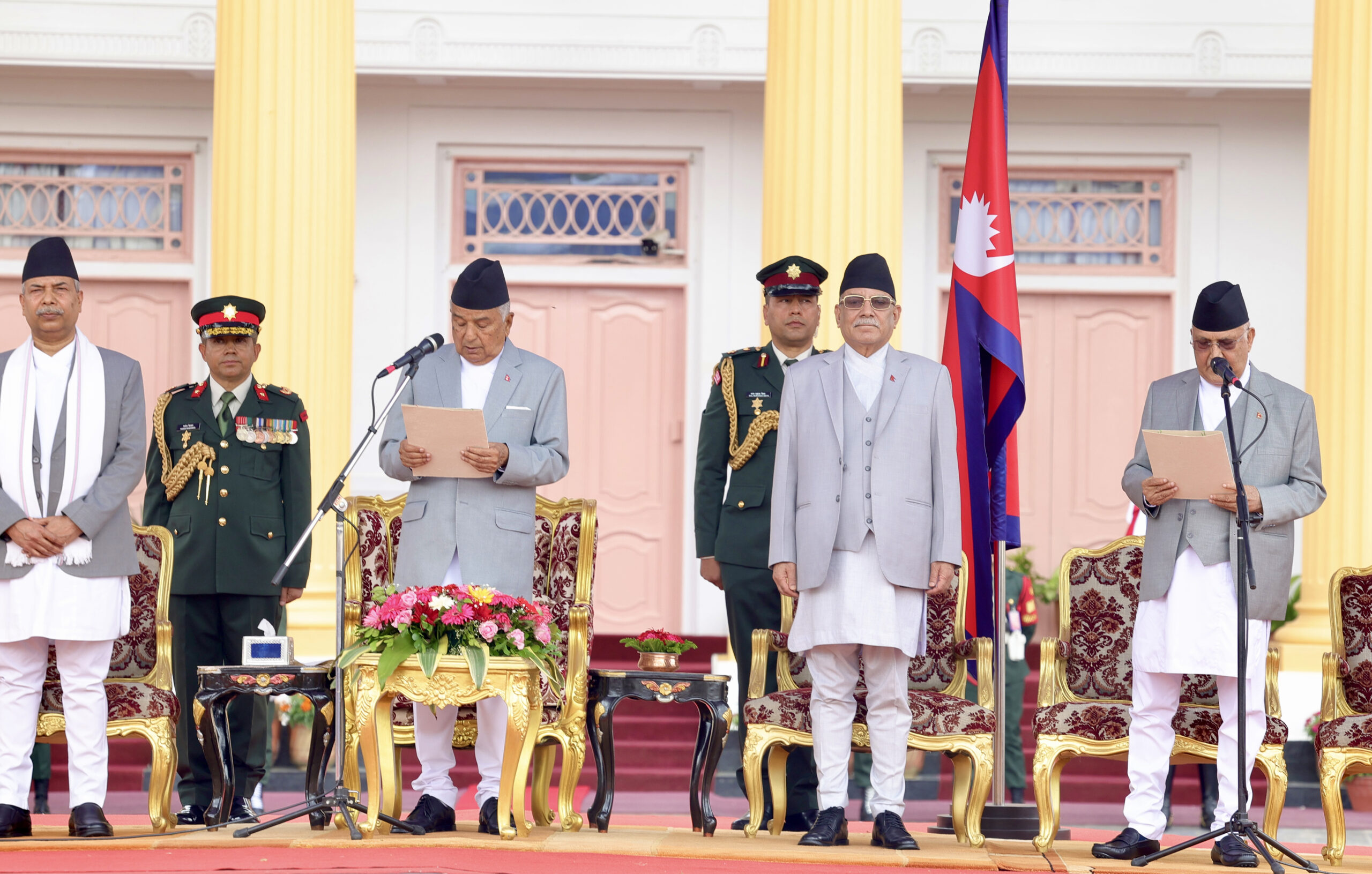 प्रधानमन्त्री ओलीले लिए शपथ