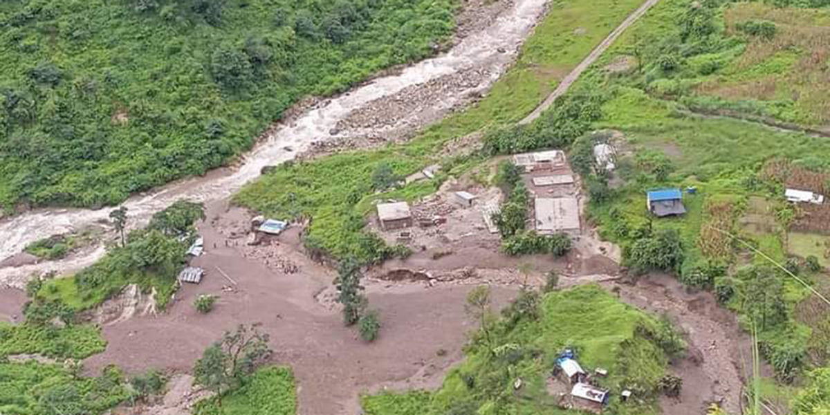 भारतको चिया बगानमा पहिरो जाँदा ९३ जनाको मृत्यु