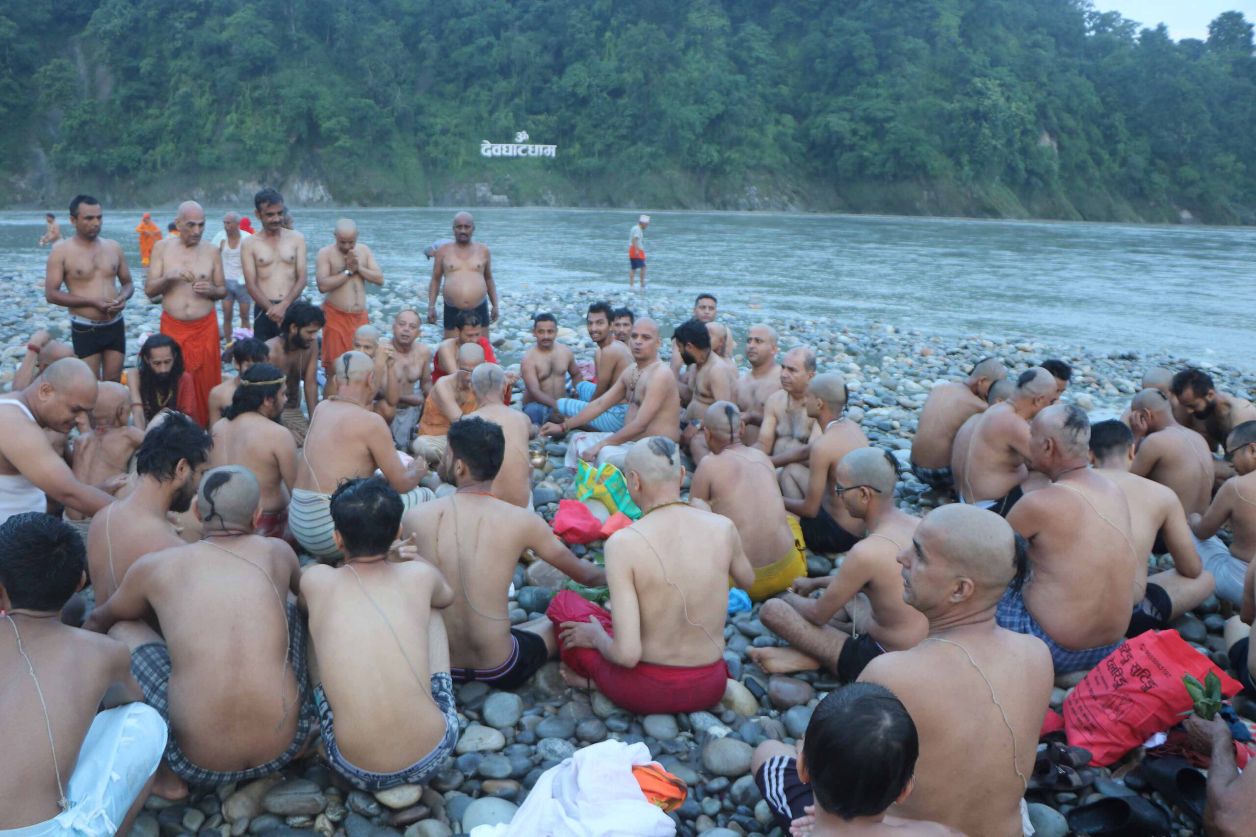 तस्विरमा  रक्षाबन्धन  अर्थात जनैपूर्णिमा