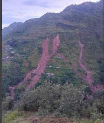 पहिरोमा परी दुई जनाको मृत्यु, एक घाइते