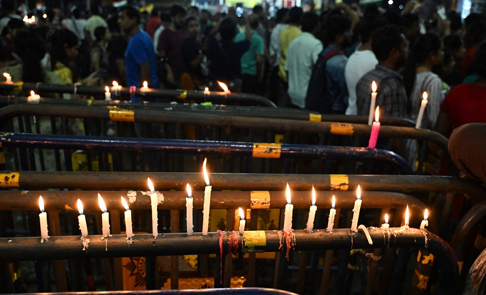 हत्या गरिएकी चिकित्सकका लागि मैनबत्ती जुलुसमा भारतीयद्वारा न्यायको माग