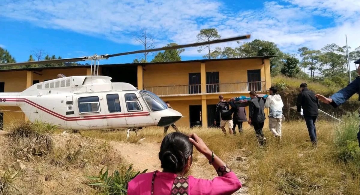 अछाममा सुत्केरीको हेलिकप्टरमार्फत उद्धार