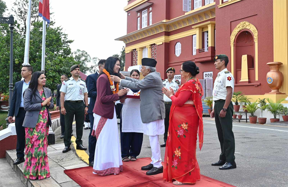 राष्ट्रपति पौडेलबाट कांस्य पदक विजेता पलेशालाई सम्मान