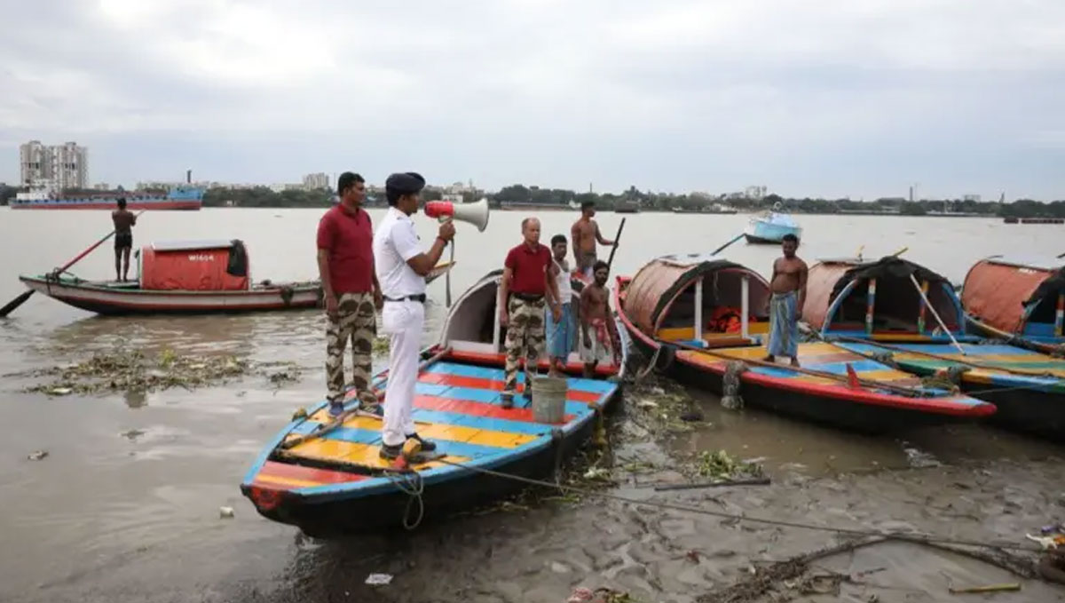 भारतमा चक्रवाती आँधी ‘दाना’: ३०० उडान र ५५० भन्दा बढी रेल रद्द