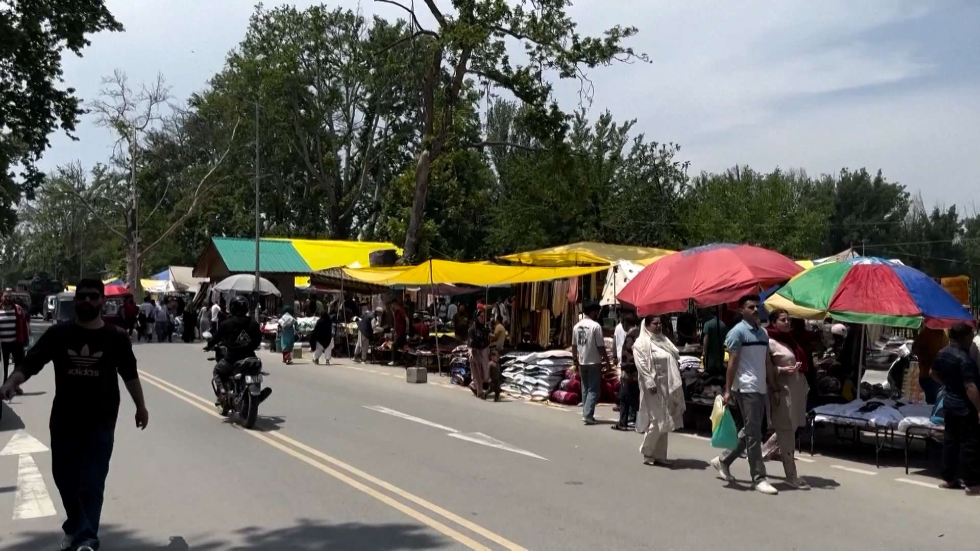 भारत–पाकिस्तानको युद्धविरामको घोषणापछि कश्मीरमा चहलपहल बढ्यो