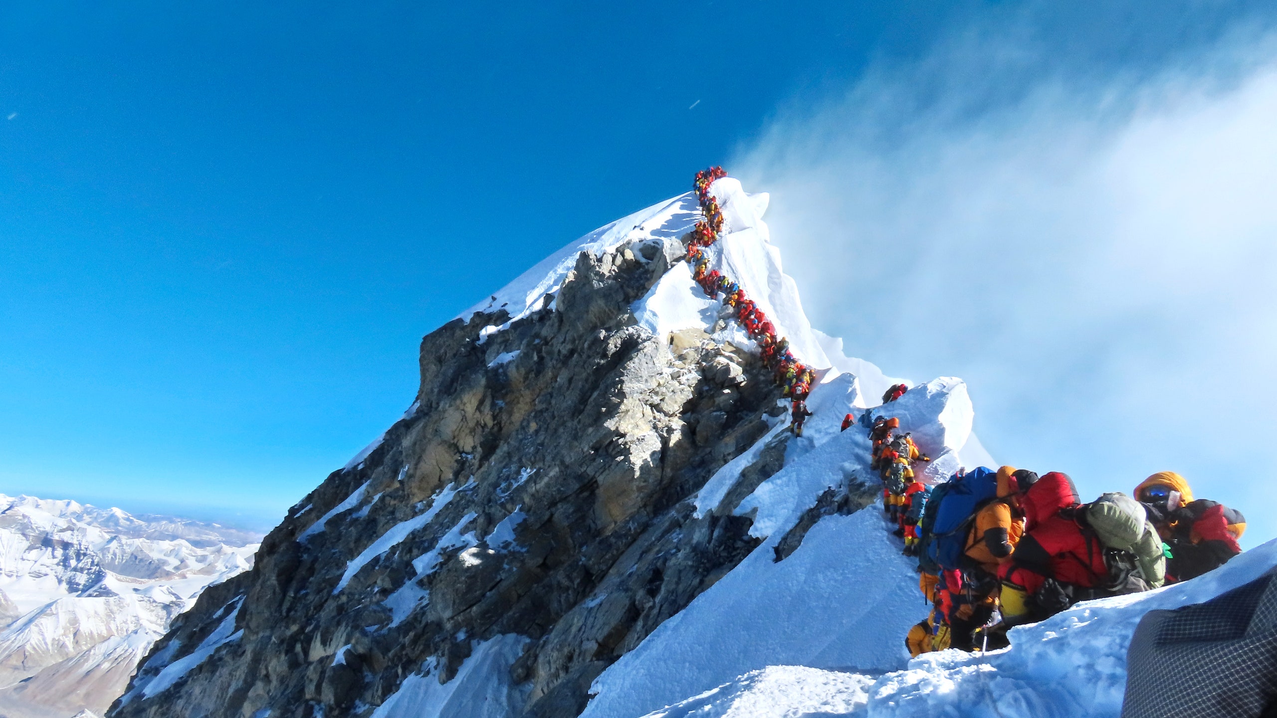 पर्वतारोहण पथप्रदर्शक पेसामा शेर्पा युवाको घट्दो आकर्षण