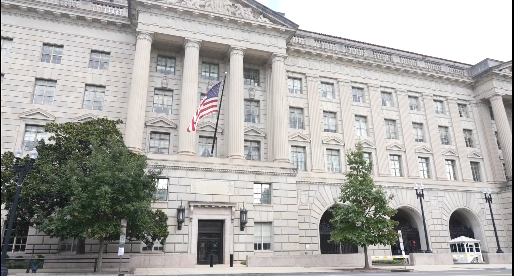 अमेरिकी अर्थतन्त्र संकुचित अवस्थामा