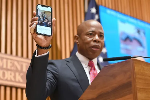 न्यूयोर्क सिटी पब्लिक स्कूलहरूले नयाँ शैक्षिक सत्रदेखि मोबाइल प्रयोगमा प्रतिबन्ध लगाउने