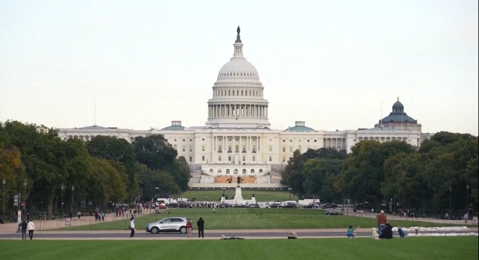 ट्रम्पले युक्रेनलाई हतियार दिएर समर्थन गर्ने वाचा गरे, रूस विरुद्ध कर लगाउने धम्की दिए