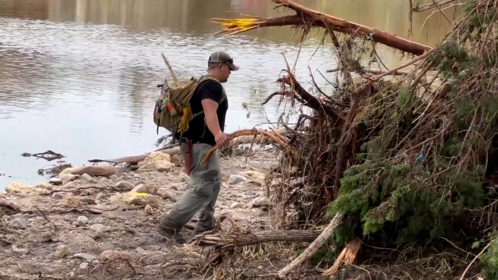 टेक्सास आएको भीषण बाढीबाट ८२ जनाको मृत्यु, ४० बढी बेपत्ता