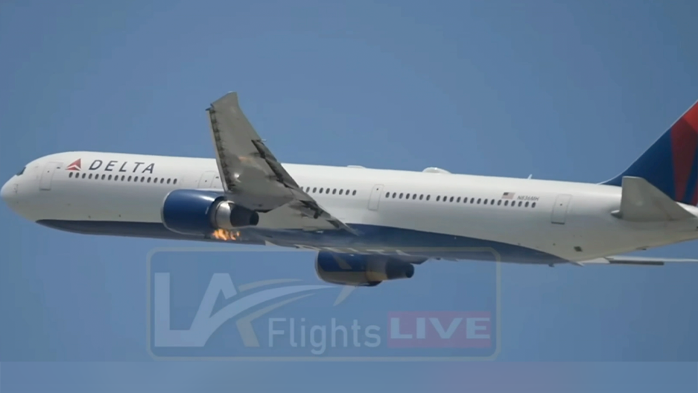 इञ्जिनमा आगलागीपछि डेल्टा एयरलाइन्सको विमानले LAX मा आपतकालीन अवतरण