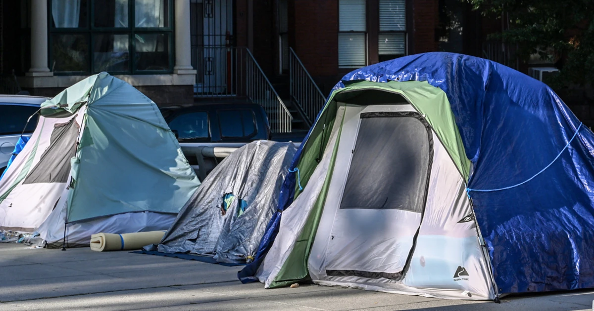 ट्रम्पको घोषणा : डीसीका बेघरलाई ‘टाढै’ सार्ने योजना, अस्वीकार गरे जरिवाना वा जेल