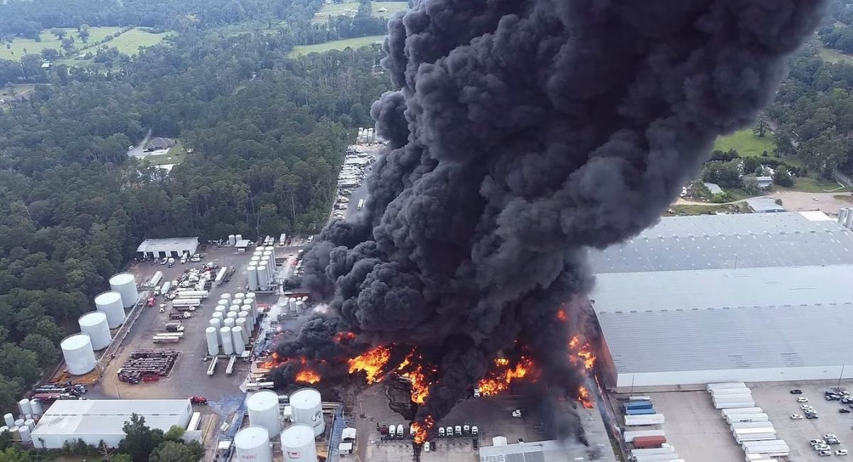 लुइसियानामा प्लान्ट विस्फोटपछि आगलागी, अनिवार्य उद्धार आदेश कायम