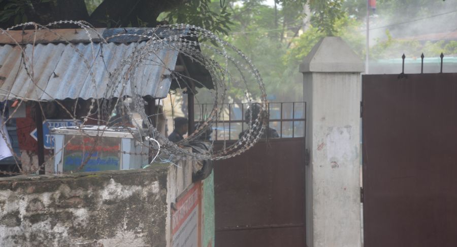 कारागार भत्काएर भाग्न खोजेका कैदीलाई नियन्त्रण लिइयो