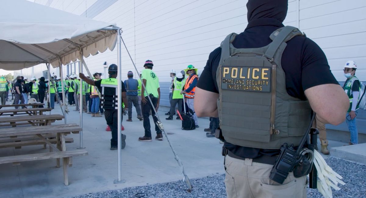 जर्जिया राज्यको ब्याट्री कारखानामा छापाः ३०० भन्दा बढी दक्षिण कोरियाली नागरिक पक्राउ