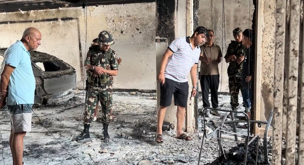 पोखरामा प्रदर्शनकारीले जलाएका घरमा भेटियो युवतीहरूको शव