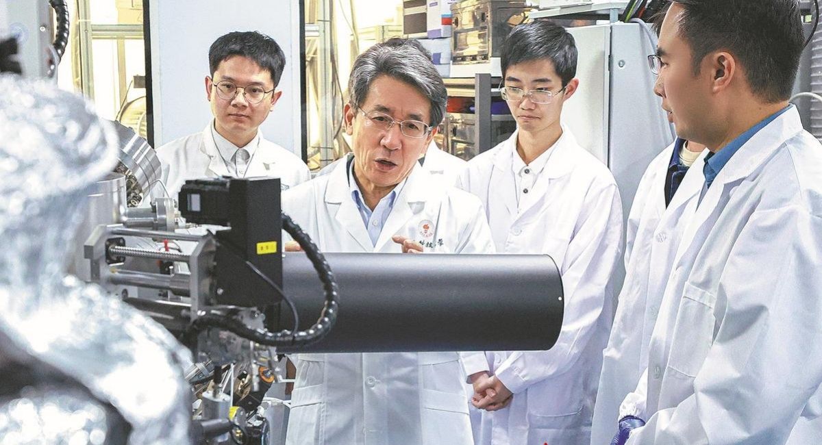 शरीरभित्र निगरानी र औषधि नियमन गर्ने नयाँ रोबोटको विकास