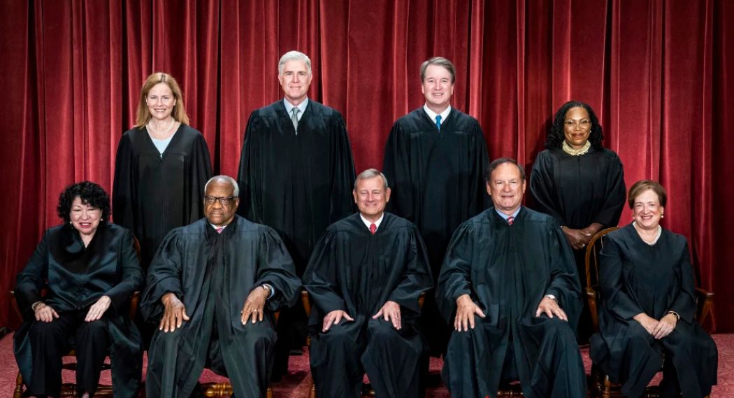 ट्रम्प प्रशासनले सर्वोच्च अदालतसँग जन्मसिद्ध नागरिकता अन्त्य गर्ने योजना न्यायिक समीक्षा गर्न आग्रह