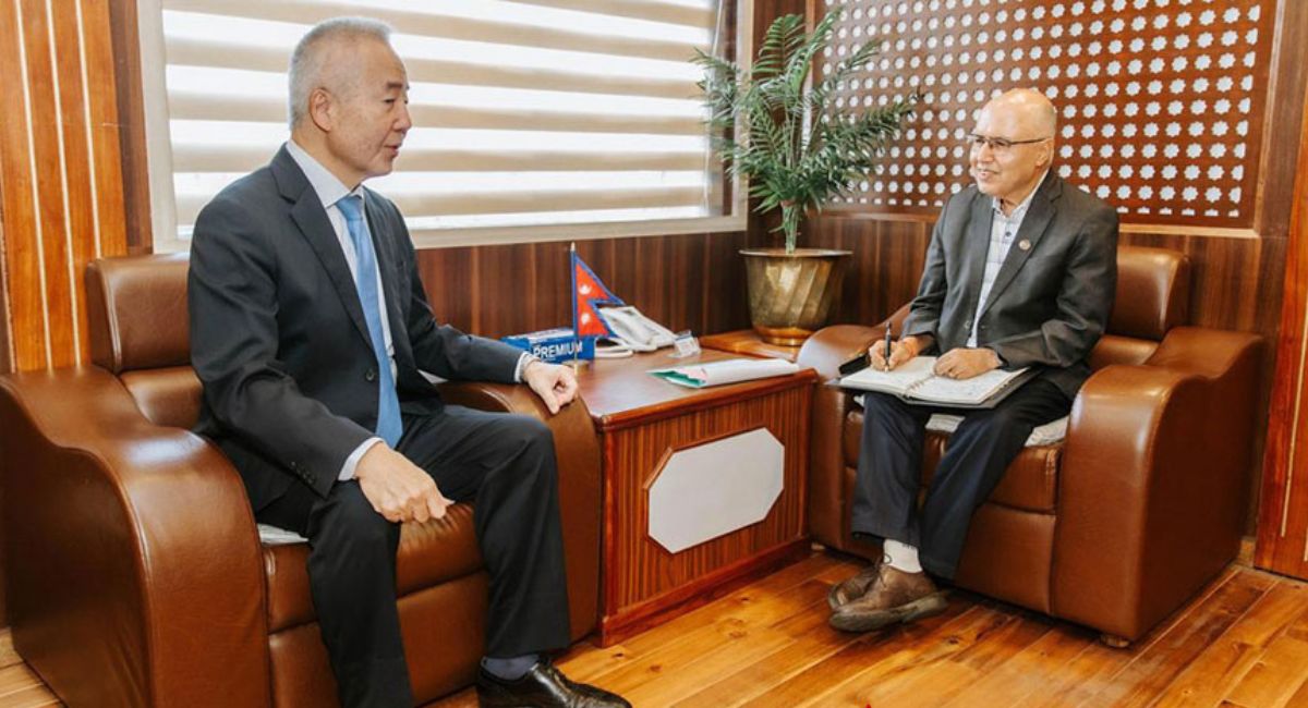 अर्थमन्त्री खनाल र जापानका राजदूतबीच भेट