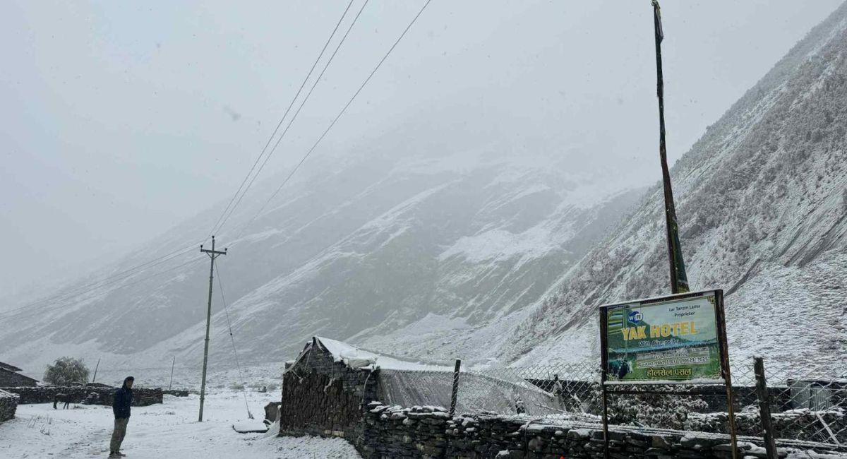 गोरखामा हिमपात, मनास्लु घुम्न गएकाहरू बाटोमै रोकिए