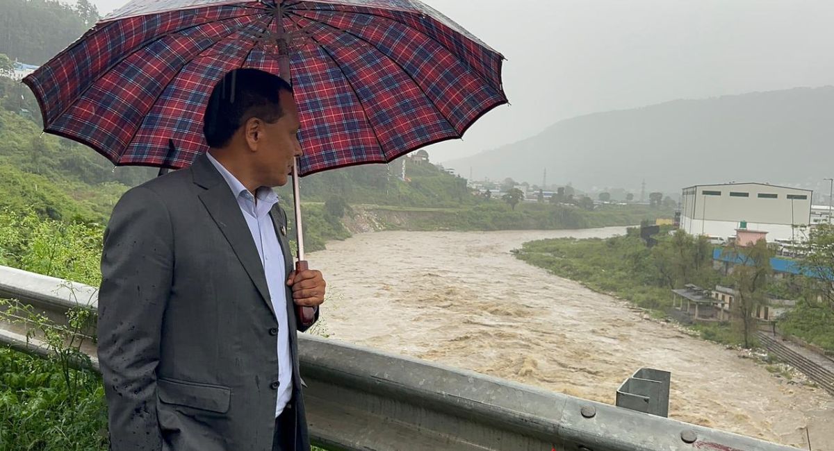 मन्त्री घिसिङसहितको टोलीद्वारा चोभार–गल्छी क्षेत्र निरीक्षण