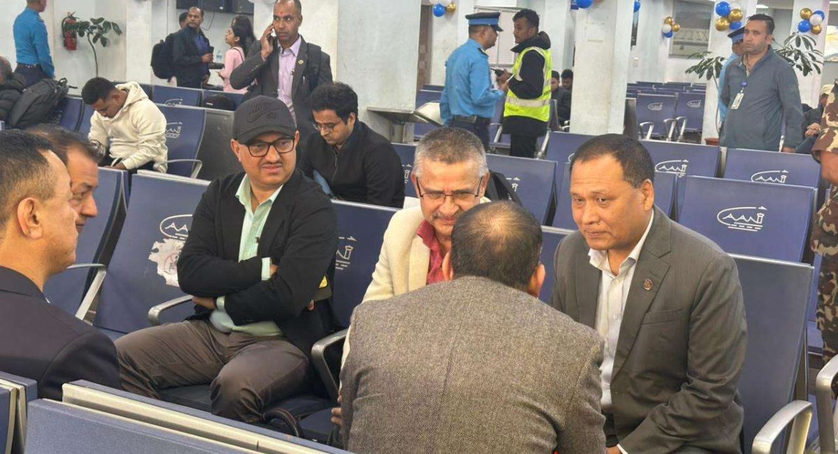 बाढी प्रभावित क्षेत्रको अनुगमनका लागि इलाम जाँदै कुलमान घिसिङ