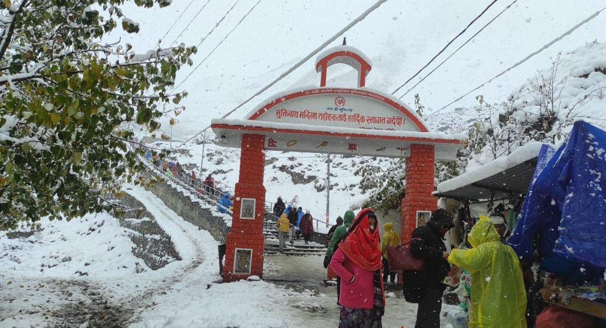 मुस्ताङमा कात्तिकमै हिमपात : किसान र पर्यटन व्यवसायी उत्साहित