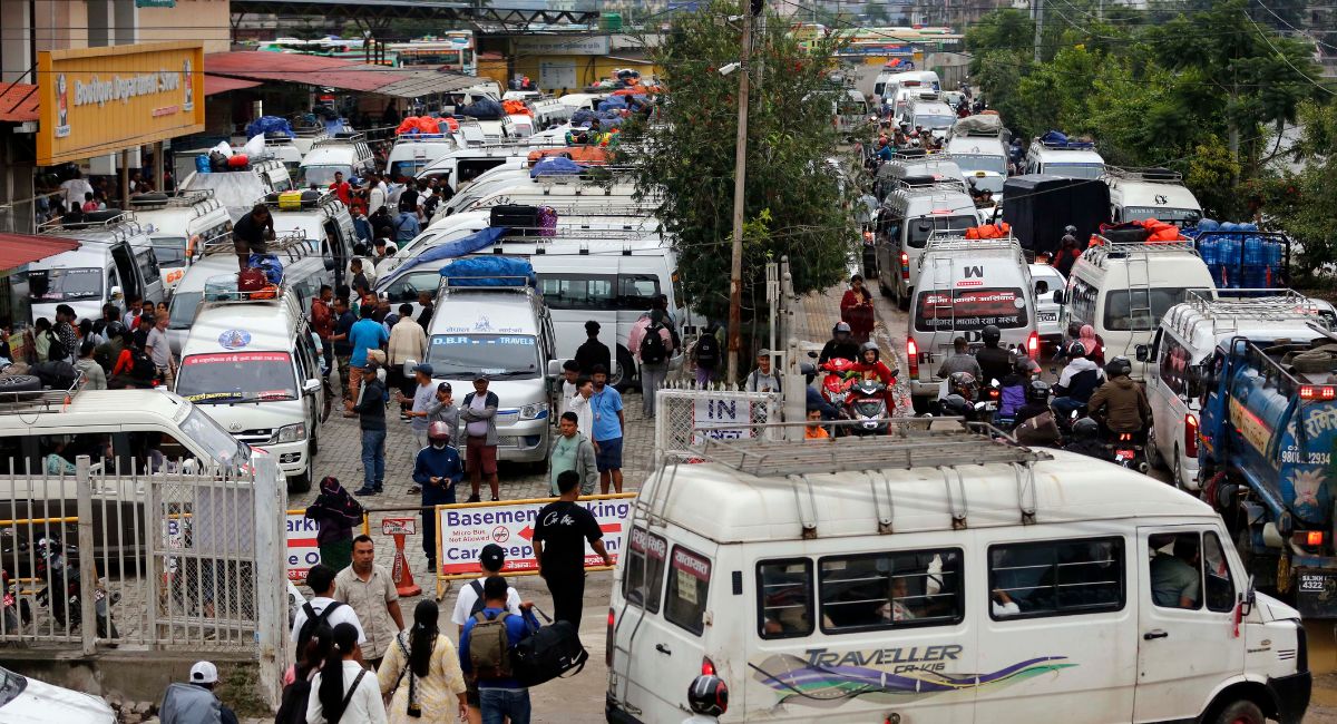 दसैँमा छ लाख ११ हजार बढीले छाडे काठमाडौँ