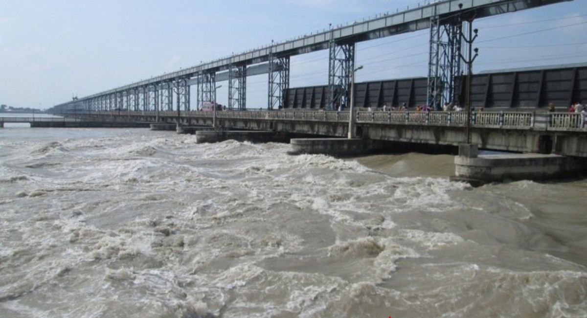 सप्तकोसीमा पानीको बहाव पाँच लाख ३३ हजार क्युसेक 