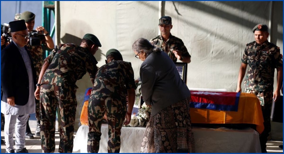 प्रधानमन्त्री कार्कीद्वारा विपिन जोशीप्रति श्रद्धाञ्जली