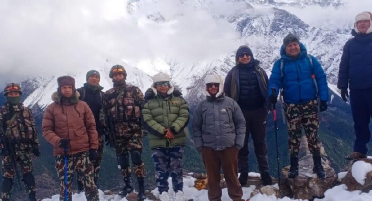 निरन्तर हिमपात :  अन्नपूर्ण आधार शिविरबाट ७२ जना पर्यटकको उद्धार