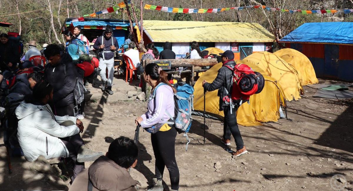 अन्नपूर्ण र मुस्ताङमा पर्यटकको लर्को , व्यवसायी भन्दछन् ‘यति धेरै पर्यटक आउलान् भनेर कल्पना गरेका थिएनौँ’
