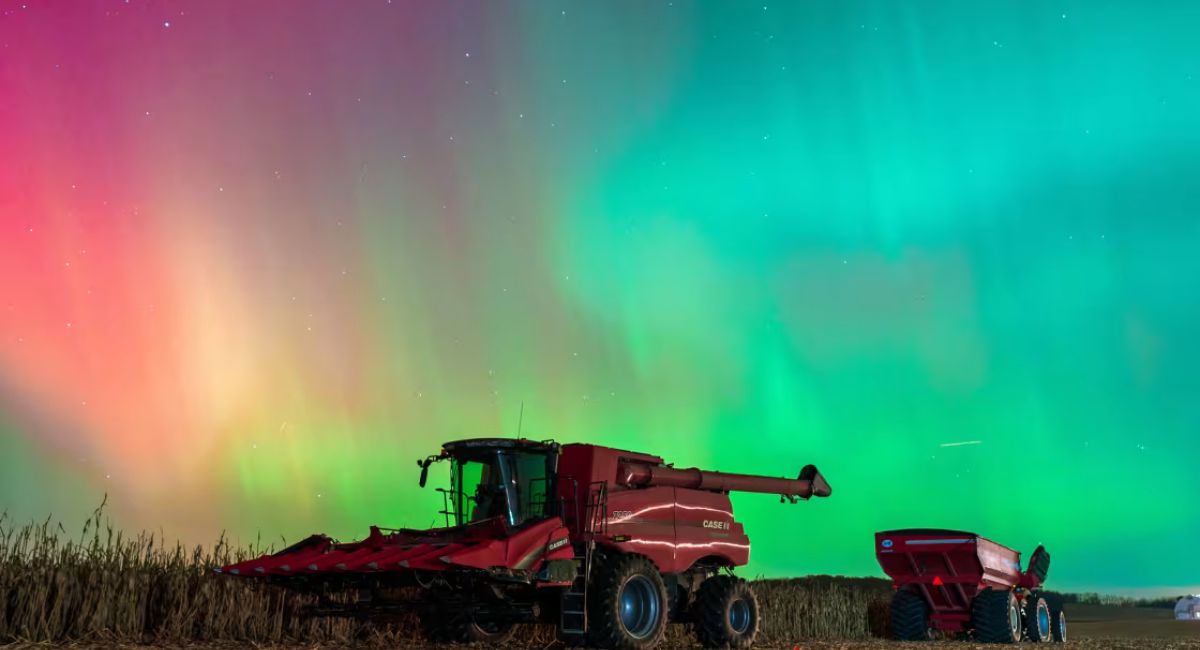 अमेरिकामा चुम्बकीय आँधीले आकाश रंग्यायो, दक्षिणतिरसम्म देखियो उत्तरी प्रकाश