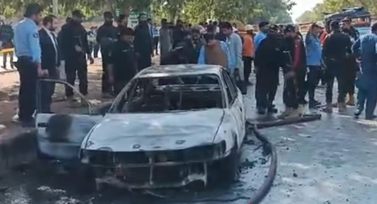 पाकिस्तानको अदालत बाहिर आत्मघाती विस्फोट, १२ जनाको मृत्यु