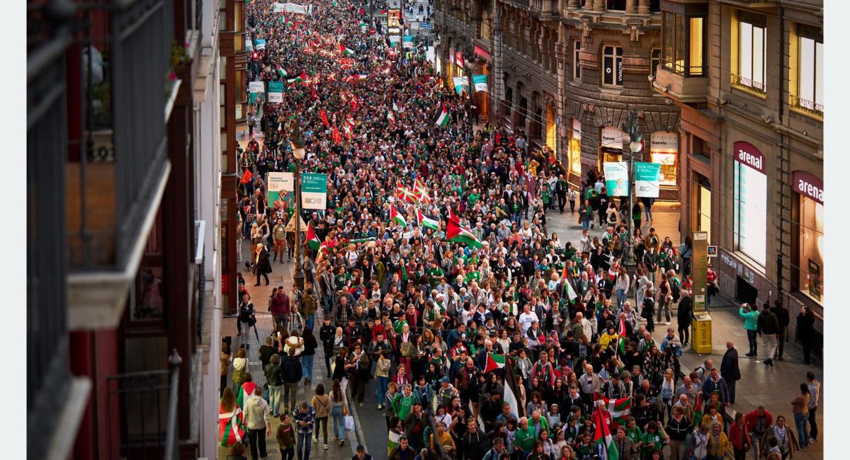 स्पेनमा ५० हजार दर्शकबीच प्यालेस्टिनी टोलीको मैत्रीपूर्ण खेल