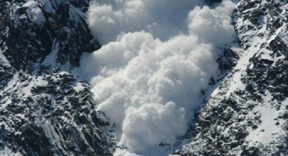 हिमपहिरोमा परेर तीन जनाको मृत्युु, आठ बेपत्ता