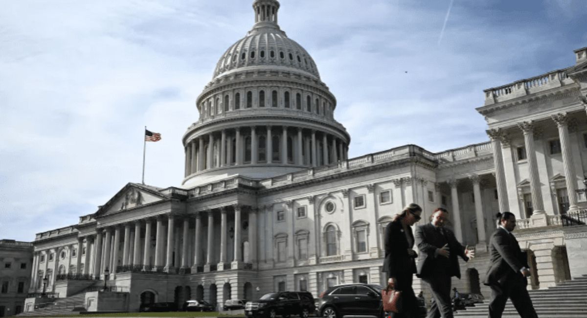 अमेरिकी इतिहासकै सबैभन्दा लामो सरकारी शटडाउन, हवाई सेवा र जनजीवन अस्तव्यस्त