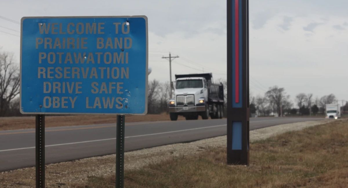 प्रेरी ब्यान्ड पोटावाटोमी राष्ट्र विवादमा : ट्रम्प प्रशासनको ‘डिटेन्सन सेन्टर’ ठेक्का रद्द गर्ने तयारी