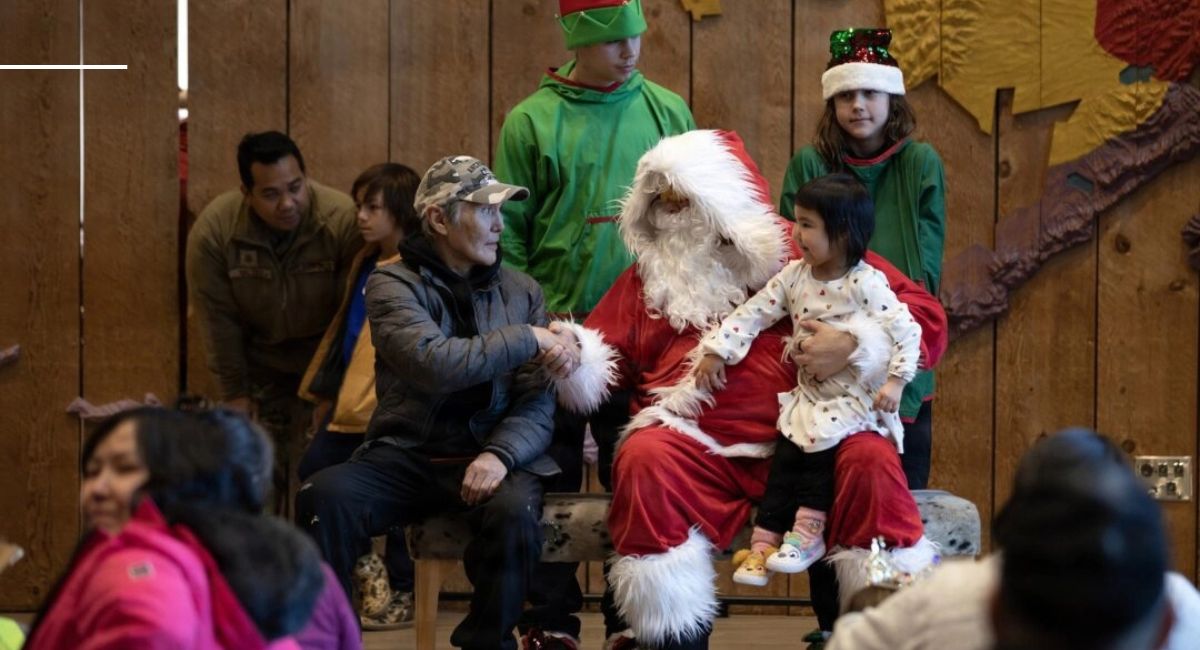 विपद्‌ग्रस्त क्षेत्रमा अमेरिकनहरूलाई क्रिसमसको खुसी