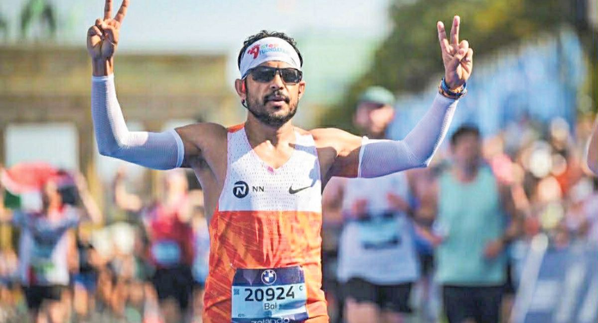 ७ दिन, ७ महादेश: नेपाली पोसाकमा विश्व दौडँदै बाल जोशी