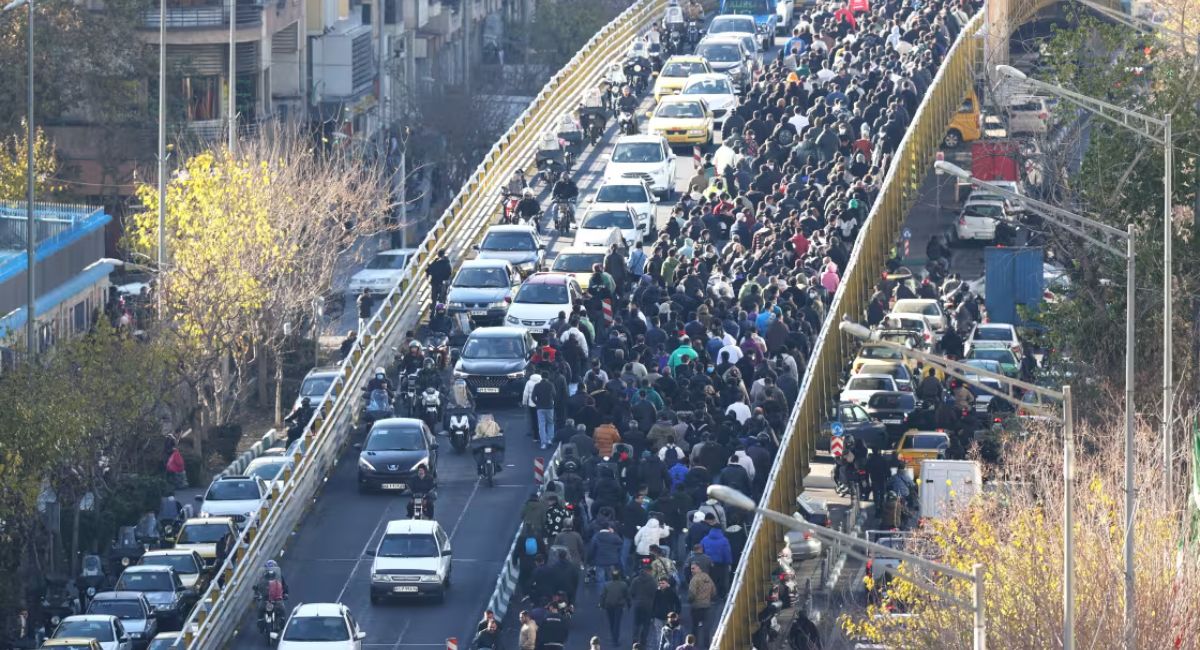 इरानमा प्रदर्शनकारी मारिए अमेरिकाले हस्तक्षेप गर्ने ट्रम्पको चेतावनी