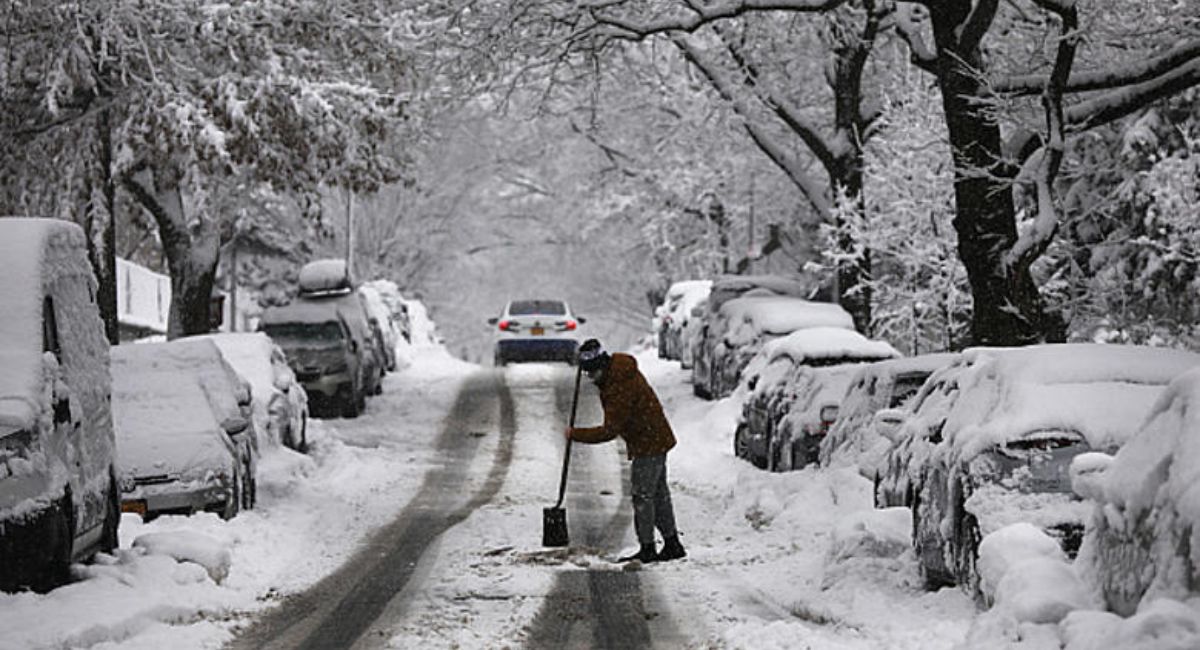 न्यूयोर्क र न्युजर्सीमा ‘मोन्स्टर’ हिमपातको चेतावनी, ८ देखि १२ इन्चसम्म हिउँ पर्न सक्ने