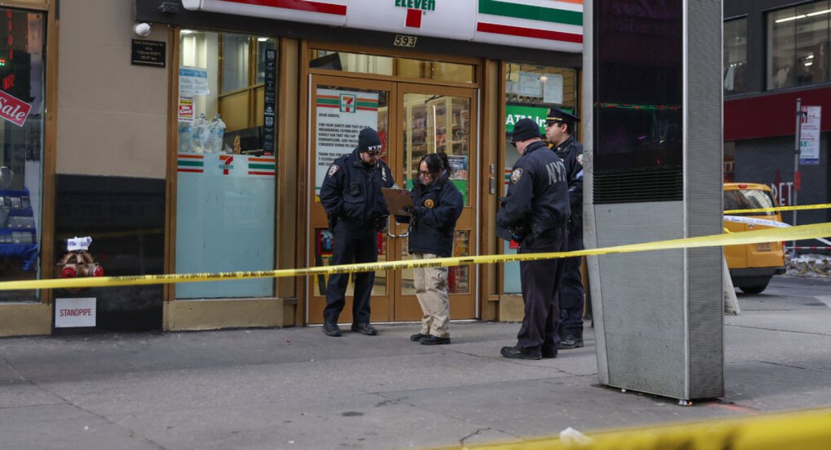 न्युयोर्कको म्यानहटनमा गोली चल्यो: पसलभित्रै एक जनाको मृत्यु