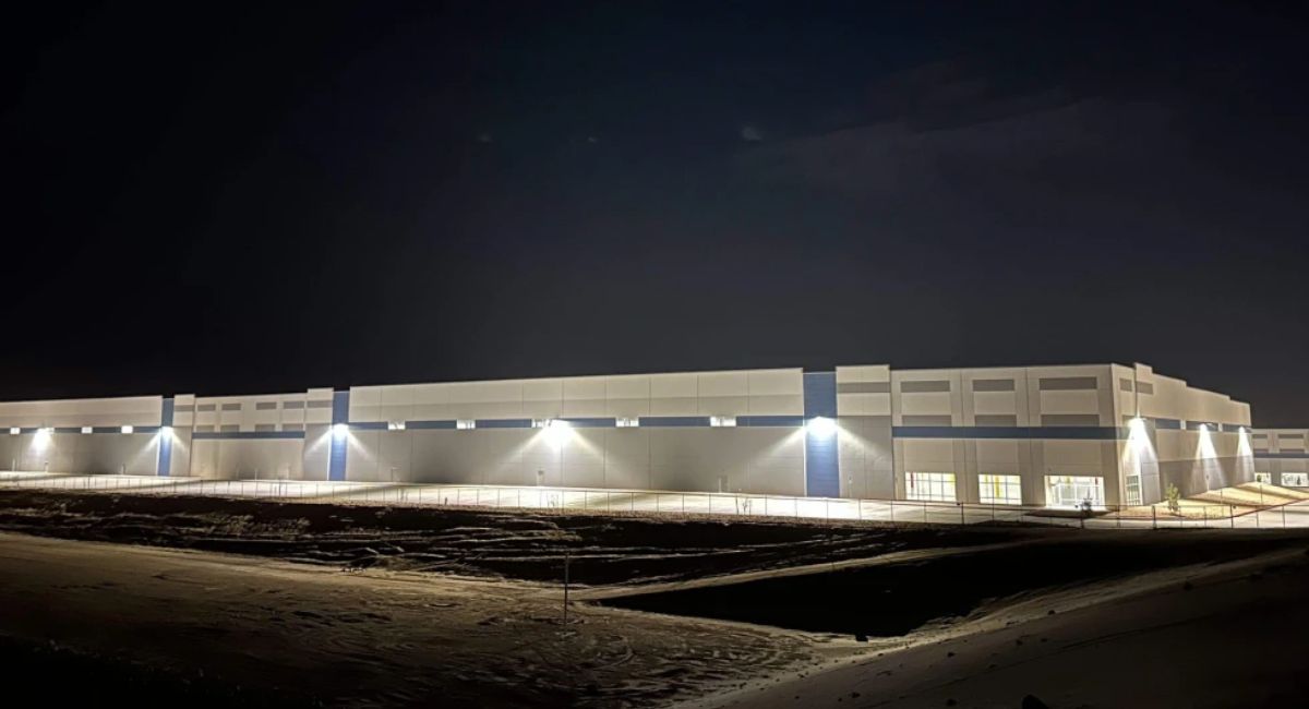 आप्रवासी थुन्न अमेरिकाले ३८ अर्ब डलर खर्च गर्ने: गोदाम घरलाई हिरासत बनाइँदै