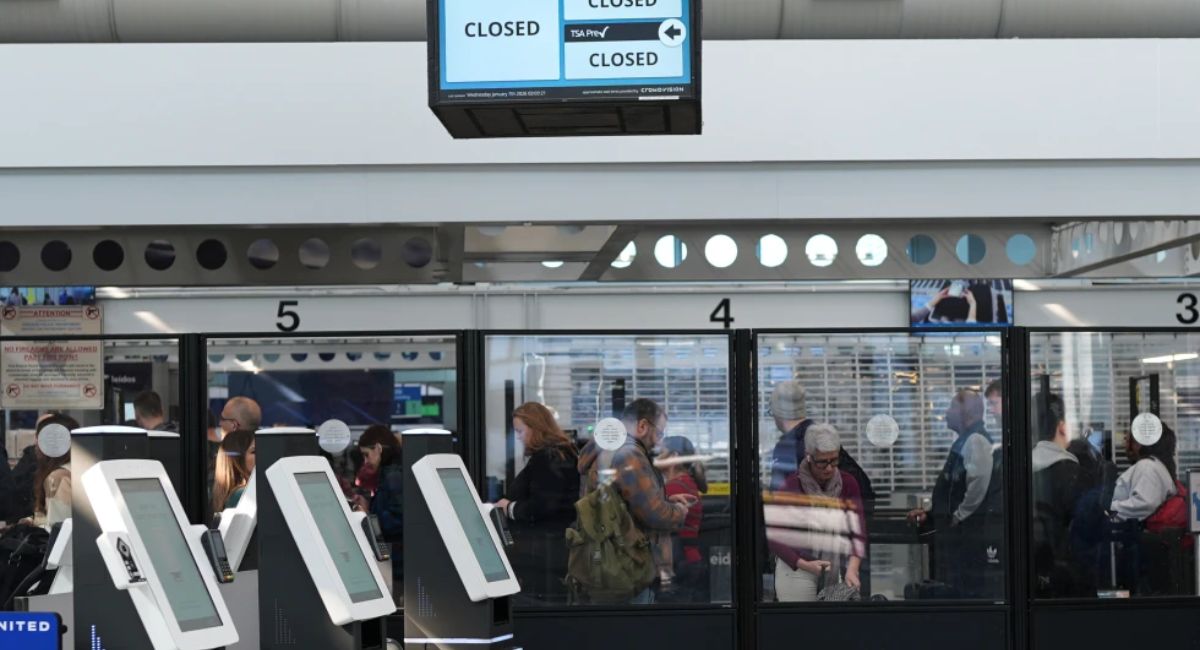 अमेरिकामा सरकारी कामकाज ठप्प: डेमोक्र्याट र रिपब्लिकनको लडाइँले कर्मचारीको तलब रोकिने