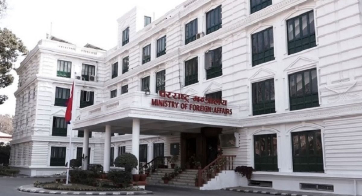 मध्यपूर्वमा रहेका नेपालीलाई सुरक्षित रहन सरकारको आग्रह