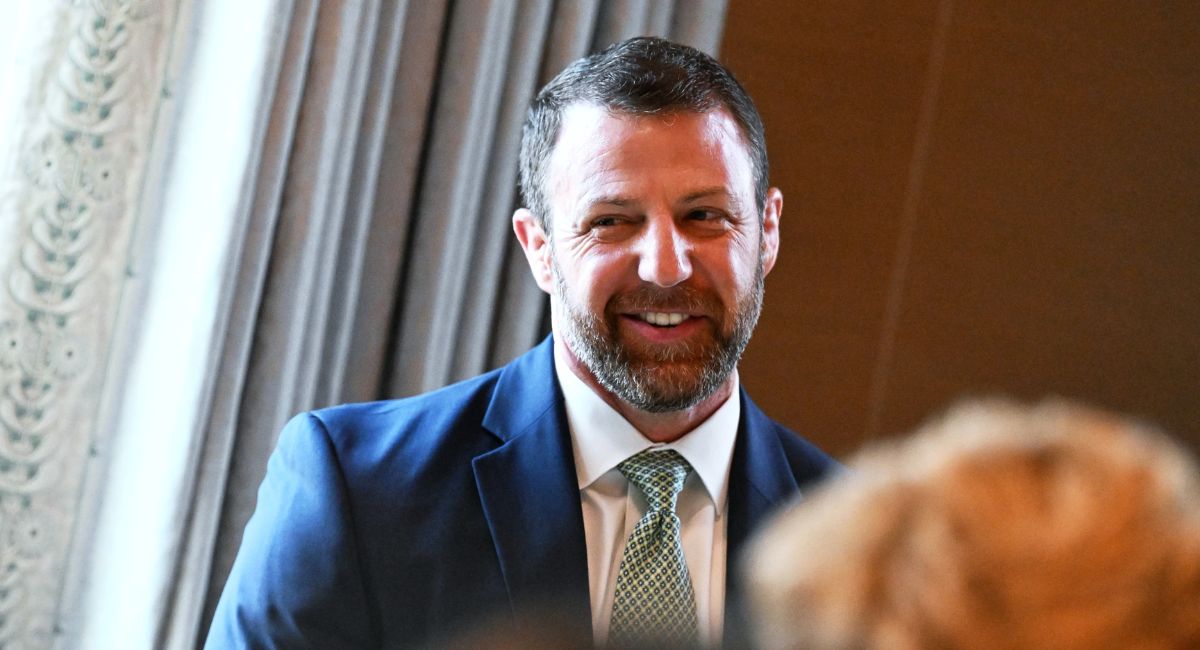 ट्रम्पको देशनिकाला अभियान अघि बढाउन मुल्लिन सिफारिस, सिनेटमा सुनुवाइ सुरु