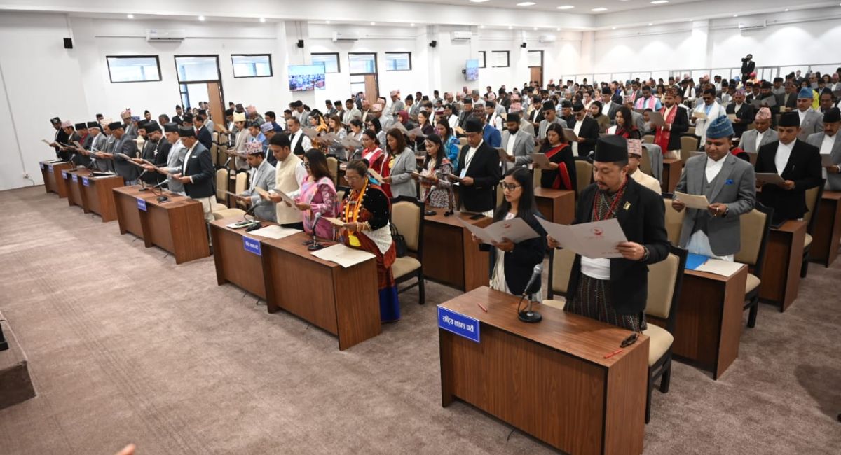 नवनिर्वाचित सांसदहरूले लिए पद तथा गोपनीयताको शपथ