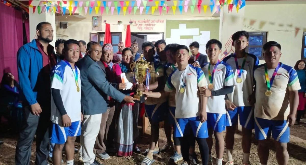 प्रथम वडाअध्यक्ष कपको उपाधि लिखु – ६ ओखलढुंगालाई