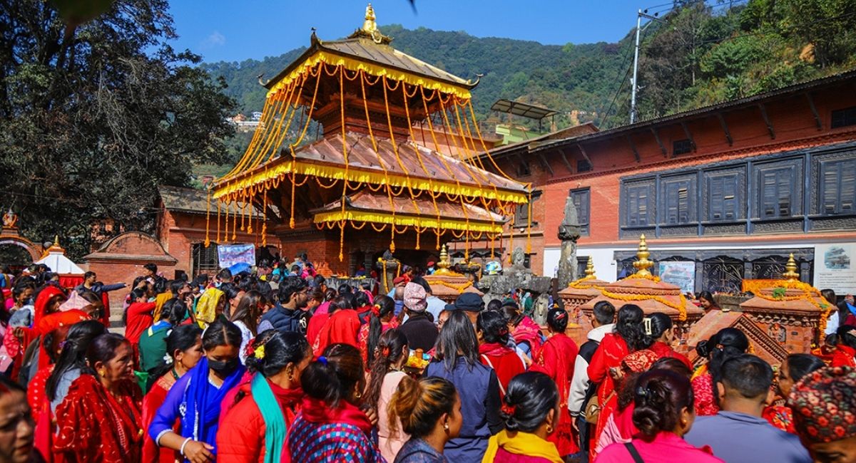 आज हरिशयनी एकादशीः नारायण मन्दिरहरूमा बिहानैदेखि भक्तजनको घुइँचो
